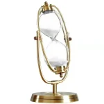 Relógio ampulheta científica em metal dourado com vidro transparente, símbolo da medição do tempo na ciência.
