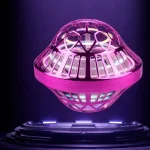 Objeto científico em plástico roxo com design geométrico futurista, flutuando sobre uma base preta, iluminado por luzes LED coloridas, para uma decoração moderna e inovadora.