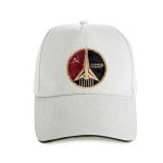 Boné branco com logotipo soviético representando um símbolo espacial e o martelo e a foice vermelha. Perfeito para entusiastas de história e ficção científica.