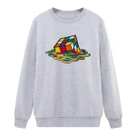 Camisola cinza com um cubo de Rubik a derreter, design artístico e colorido, perfeito para amantes da ciência e decoração geek.