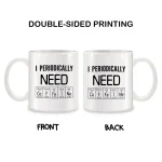 Caneca de dupla face com mensagem humorística sobre a tabela periódica dos elementos químicos, ideal para os amantes de ciência e decoração científica.