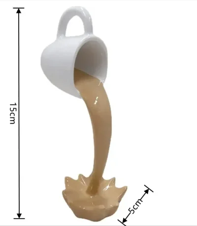 Pequena caneca branca vertendo um líquido bege simulando um fenômeno científico, medindo 15 cm de altura e 5 cm de largura.