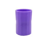 Pote de laboratório em silicone roxo, resistente e flexível, ideal para experiências científicas ou decoração temática científica.