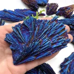 Pedra de azur bruta, pedra preciosa azul, ideal para decoração ou coleção.