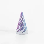 Pirâmide decorativa em espiral com cores pastel, ideal para decoração de escritório ou espaço científico, trazendo um toque moderno e elegante.