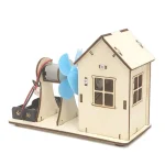 Mini casa em madeira com motor elétrico e hélice azul, ideal para experiências científicas e projetos educativos.