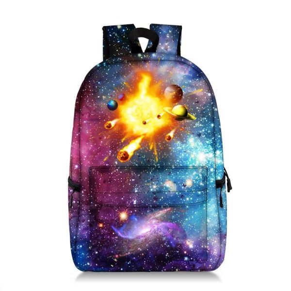Mochila com padrão de galáxia e planetas.
