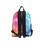 Mochila com padrão de galáxia colorida, estrelas e nebulosas, perfeita para os amantes de ciência e astronomia.