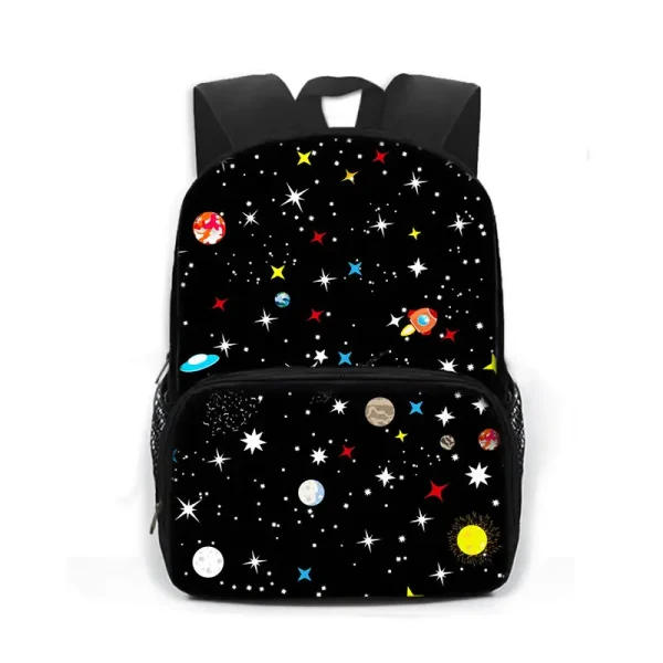 Mochila infantil com padrão de planetas e estrelas do sistema solar.