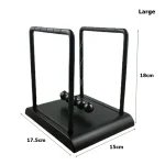 Pêndulo de Newton de mesa com bolas de aço suspensas, ideal para experimentos científicos e decoração de escritório. Dimensões: 17,5 x 15 x 18 cm.
