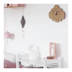 Pêndulo de relógio nuvem em madeira para decoração de parede moderna.