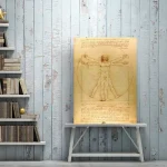 Ilustração do Homem de Vitrúvio de Leonardo da Vinci, mostrando um homem com proporções perfeitas com braços e pernas estendidos, sobre um fundo de madeira clara.