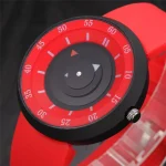 Relógio com mostrador rotativo vermelho e preto, usado para experiências científicas ou demonstrações educativas. Fácil de ler com um design moderno e preciso.