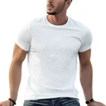 T-shirt masculina branca com padrão científico discreto, ideal para os amantes de ciência e decoração geek. Confortável e moderno, perfeito para um visual descontraído.