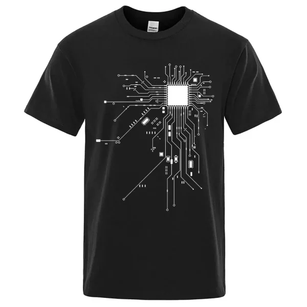 T-shirt preto com design de circuito eletrônico branco, perfeito para os amantes de tecnologia e engenharia.