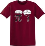 T-shirt vermelha com símbolo Pi e símbolo "i" discutindo, slogans "Get real!" e "Be rational!".