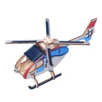 Modelo reduzido de helicóptero em madeira colorida, perfeito para decoração ou aprendizagem científica.