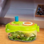 Vaso aquático colorido com tartaruga em plástico, plantas aquáticas e elementos decorativos, perfeito para uma decoração científica ou educativa.