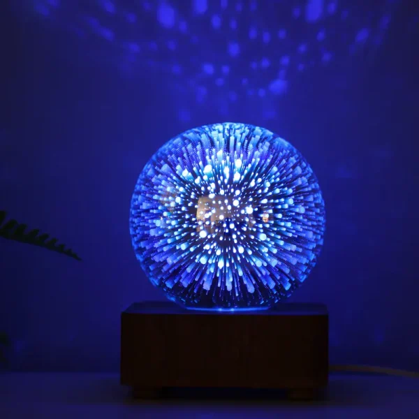 Lâmpada LED decorativa em forma de bola com efeitos luminosos estrelados azuis. Perfeita para decoração interior ou como objeto científico luminoso.