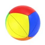 Bola de praia multicolorida com segmentos vermelhos, azuis, amarelos, verdes e laranja, perfeita para atividades aquáticas e jogos ao ar livre.