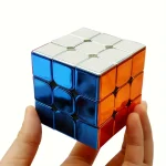 Cubo de Rubik colorido, quebra-cabeça de reflexão para estimular a mente e testar a lógica.