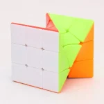 Puzzle 3x3 colorido, objeto de decoração científica e educativa, perfeito para os amantes de quebra-cabeças e design moderno.