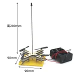 Púlpito de experiência científica com braço robótico, incluindo uma base em plástico amarelo, um braço articulado, um motor elétrico e um suporte para experiências educativas.
