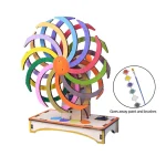 Roda de cores em madeira para atividades artísticas e educativas, acompanhada de pincéis e tinta para criar obras coloridas.