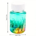 Frasco de plástico transparente contendo um líquido colorido com efeitos luminosos, ideal para decoração científica ou educativa.