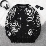 Pulôver galáxia preto com padrões de espirais e estrelas, perfeito para uma decoração inspirada no universo e na ciência.