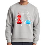 Camisola cinza com ilustração de dois frascos de laboratório antropomórficos, um zangado e outro calmo, com um texto humorístico "Estou a exagerar demais".