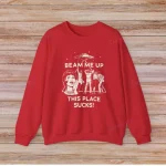 Sweatshirt vermelha com ilustração de um extraterrestre e texto engraçado.