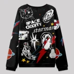 Roupa infantil com padrões do espaço, estrelas, planetas, astronautas e elementos de ficção científica, perfeita para os amantes de astronomia e decoração científica.