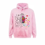 Roupa com capuz rosa com ilustração de cérebro colorido e elementos relacionados às ciências e arte, perfeito para os apaixonados por neurociências e decoração científica.