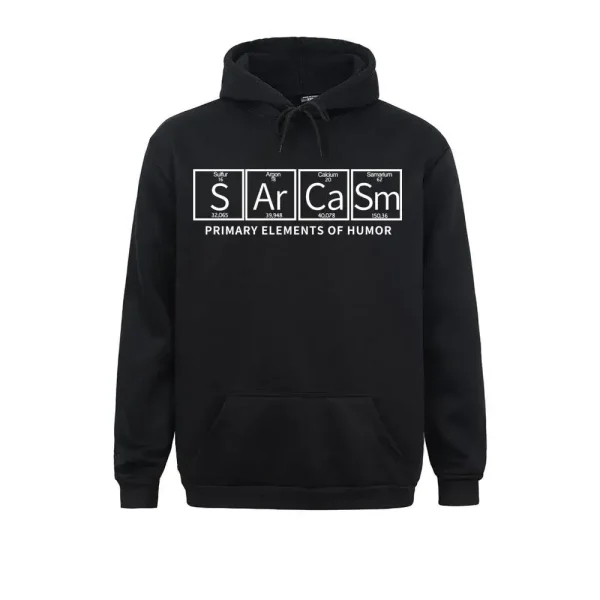 Moletom com capuz preto com design humorístico baseado na tabela periódica, destacando o símbolo "SArCaSm" para "Humor".