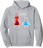 T-shirt com ilustração de dois frascos antropomórficos, um zangado e outro triste, com uma mensagem humorística sobre reação exagerada.